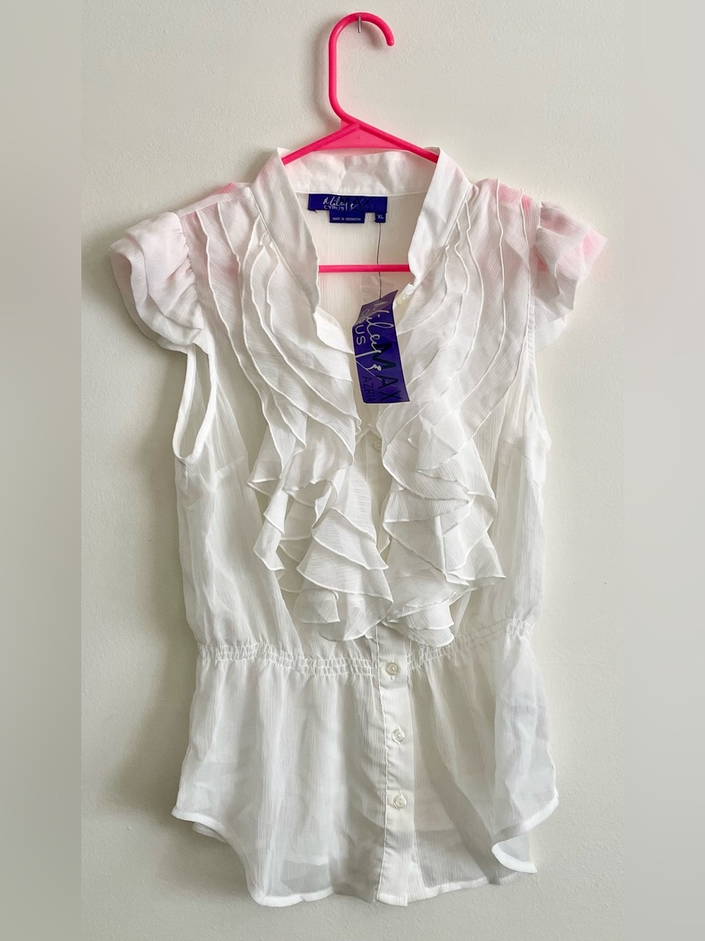 ⛸️ NWT Miley Cyrus & Max Azria White Ruffle Button-Front Cap Sleeve Top ⛸️